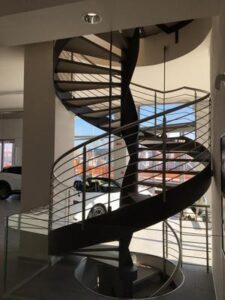 scala a elicoidale in autosalone Diba Rimini